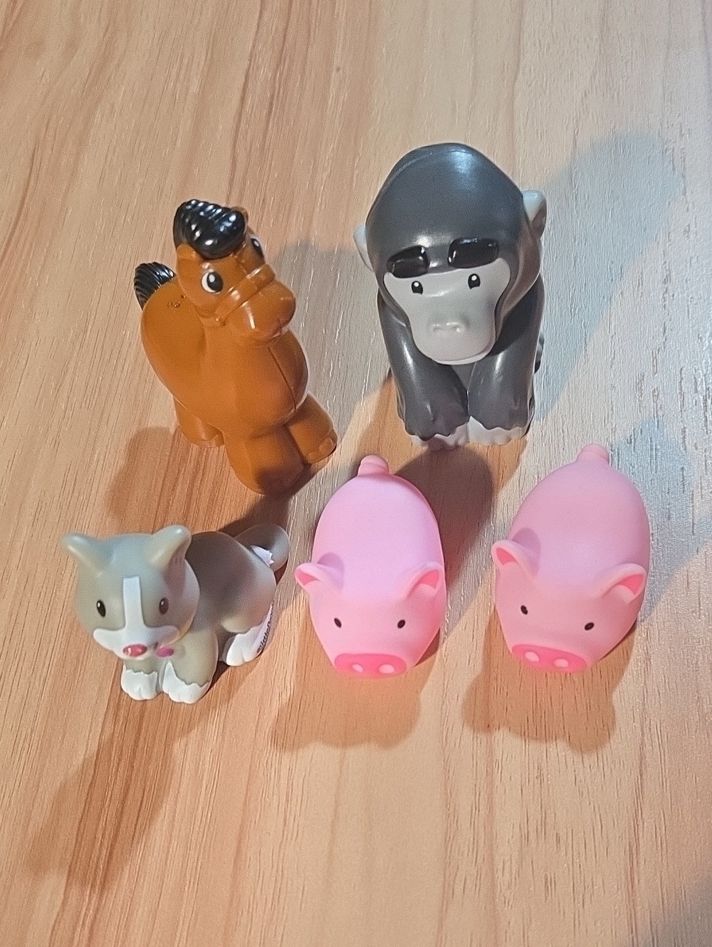 2 Little PEOPLE play Toys, Cat And Gorilla, 5 Total Toys For Kids Imagenation.
